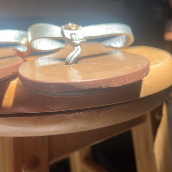 Tory Burch Manon gold sandals size 7 - Picture 3 of 6